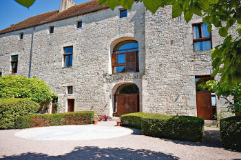 Relais Motards MAISON ROYALE DE PESMES